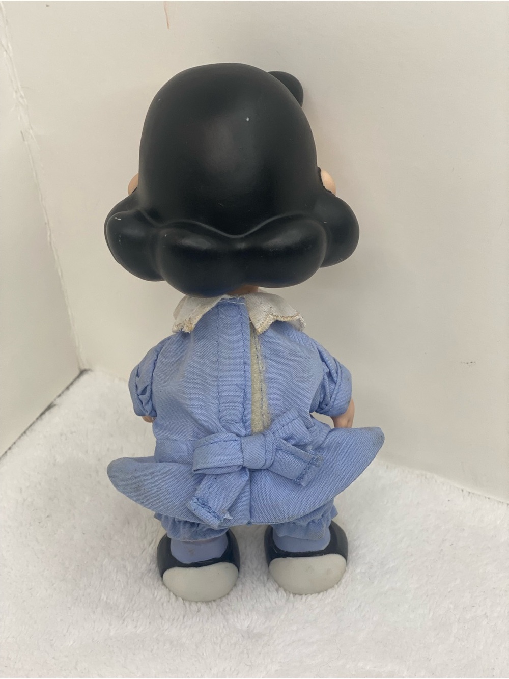 Hallmark Peanuts Gallery Lucy Jointed Porcelain Figurine 8781 Limited Edition - Picture 5 of 11